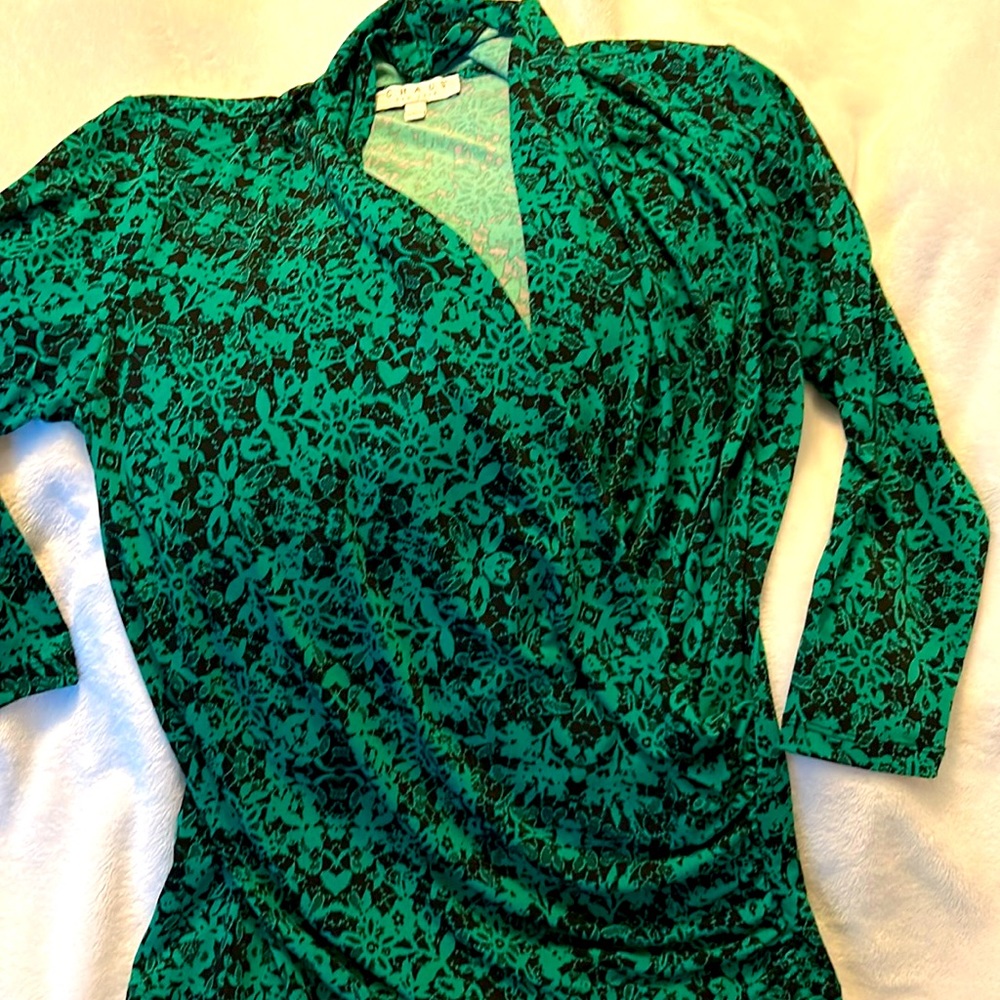 Chaus of New York, green and black women’s top